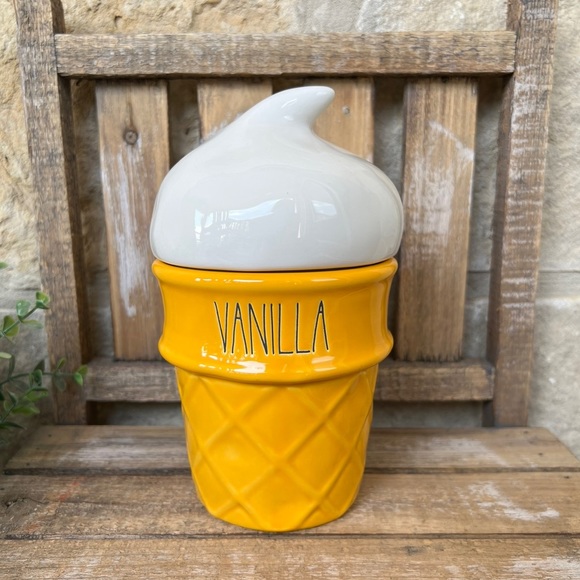 🆕 Rae Dunn | "VANILLA" Ice Cream Cone Candle! - Picture 8 of 10